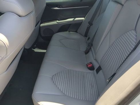 Used 2022 Toyota Camry SE image 13