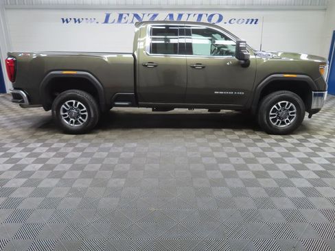 Used 2022 GMC Sierra 2500 SLE w/ SLE Convenience Package AWD/4WD image 2