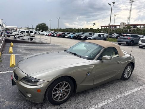 Used 2005 BMW Z4 2.5i RWD image 1