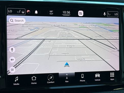 Used 2021 Chrysler Pacifica Limited w/ Uconnect Theater Family Group image 21