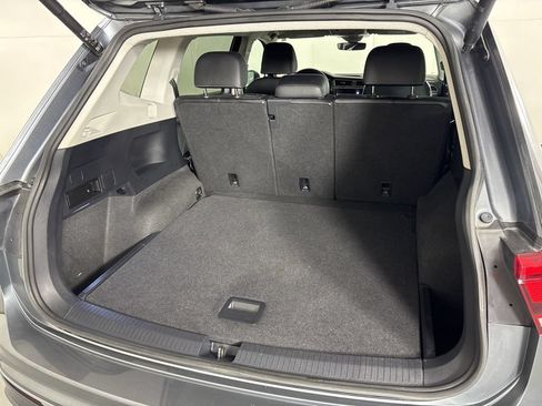 Used 2024 Volkswagen Tiguan SE AWD/4WD image 17