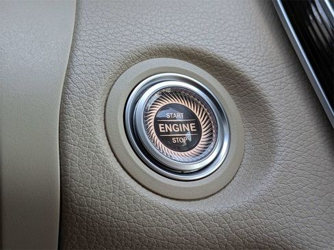 Used 2020 Mercedes-Benz C 300 Sedan image 27