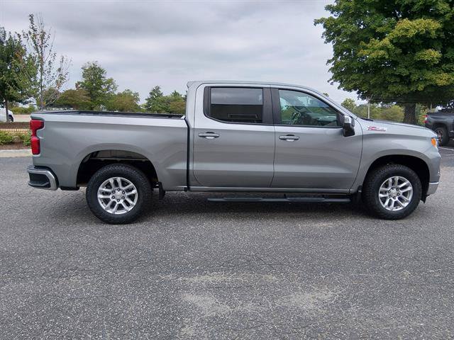 Used 2024 Chevrolet Silverado 1500 LT w/ Z71 Off-Road Package AWD/4WD image 2