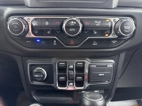 Used 2023 Jeep Wrangler Unlimited w/ Cold Weather Group AWD/4WD image 26