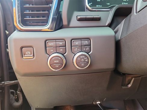 Used 2025 GMC Sierra 2500 Denali Ultimate w/ Max Trailering Package image 22