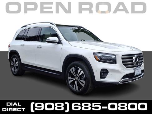 Used 2026 Mercedes-Benz GLB 250 4MATIC image 1