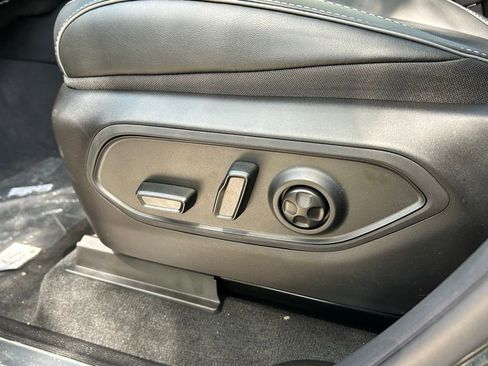 New 2025 Jeep Grand Cherokee L Overland w/ Rear Seat Video Group I image 16