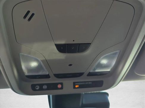 Used 2017 Chevrolet Impala Premier w/ Enhanced Convenience Package image 22