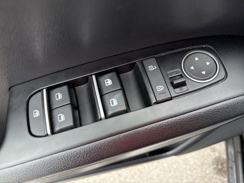 Used 2025 Kia Soul S FWD image 15