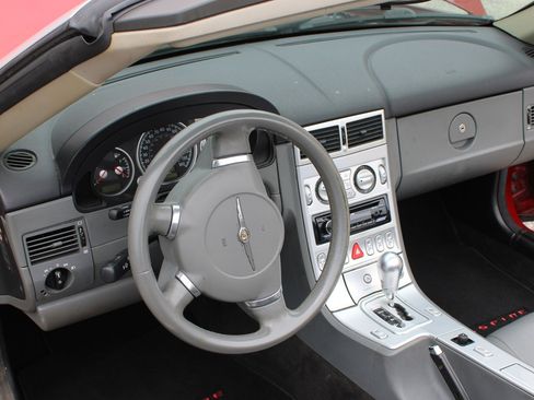 Used 2005 Chrysler Crossfire Limited RWD image 16