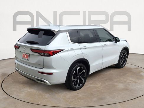 Used 2023 Mitsubishi Outlander SEL FWD image 12