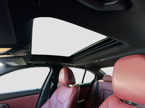 Used 2022 BMW 330i Sedan w/ M Sport Package image 21