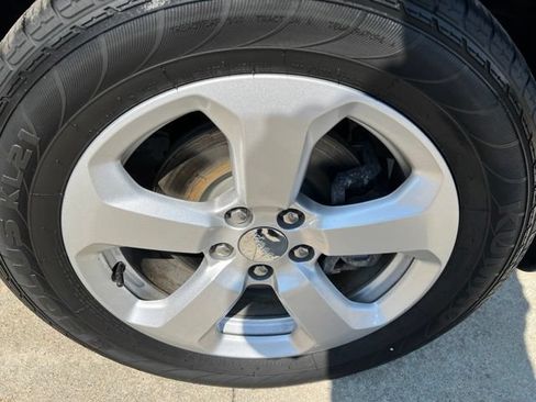 Certified 2019 Jeep Compass Latitude w/ Popular Equipment Group AWD/4WD image 8