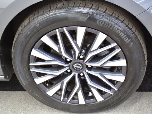 Used 2025 Nissan Altima 2.5 SV FWD image 35