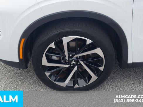 Used 2024 Mitsubishi Outlander SE FWD image 14