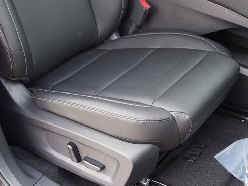 Used 2025 Nissan Murano SV image 12