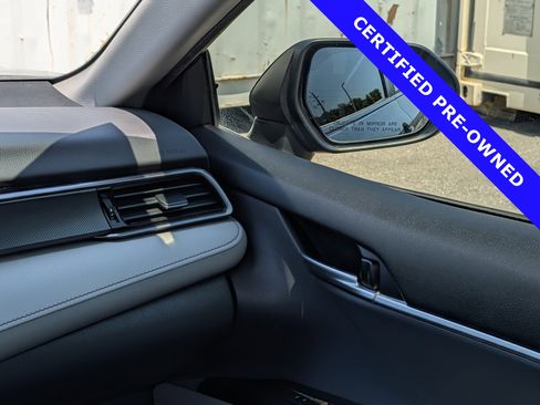 Used 2023 Toyota Camry SE image 16