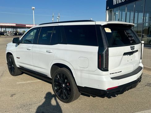 Used 2026 Cadillac Escalade V w/ LPO, ONYX Package AWD/4WD image 3