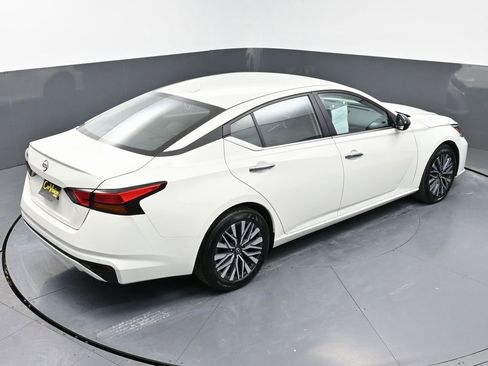 Used 2025 Nissan Altima 2.5 SV image 41