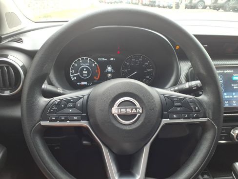 Used 2023 Nissan Kicks SV FWD image 21