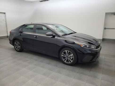 Used 2024 Kia Forte LXS w/ LXS Technology Package FWD image 11