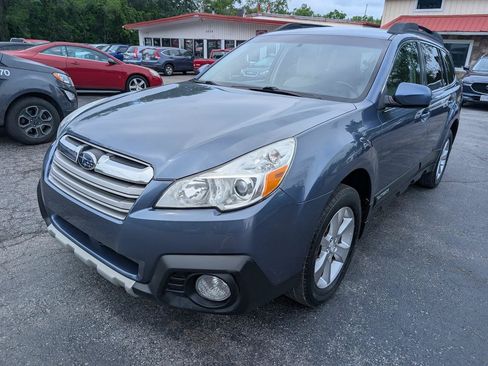 Used 2014 Subaru Outback 2.5i Limited w/ Moonroof Package AWD/4WD image 3