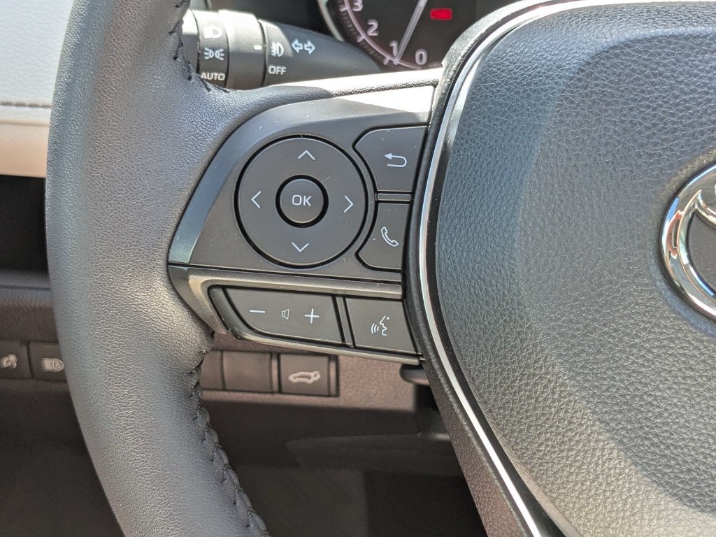 Used 2025 Toyota RAV4 XLE Premium FWD image 28