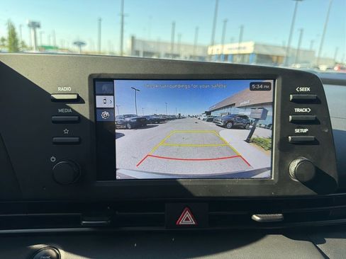 Used 2025 Hyundai Elantra Sport FWD image 18