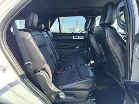 Used 2024 Ford Explorer ST-Line w/ Class IV Trailer Tow Package image 38