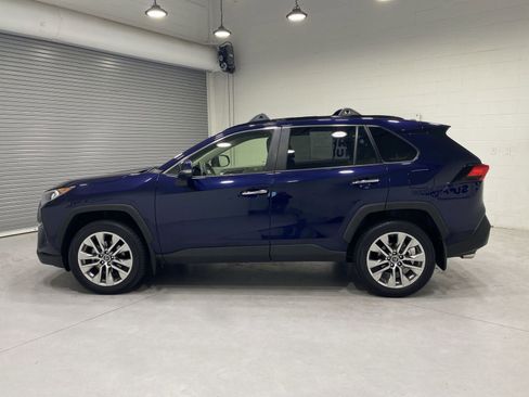 Used 2019 Toyota RAV4 Limited w/ Cold Weather Package AWD/4WD image 5