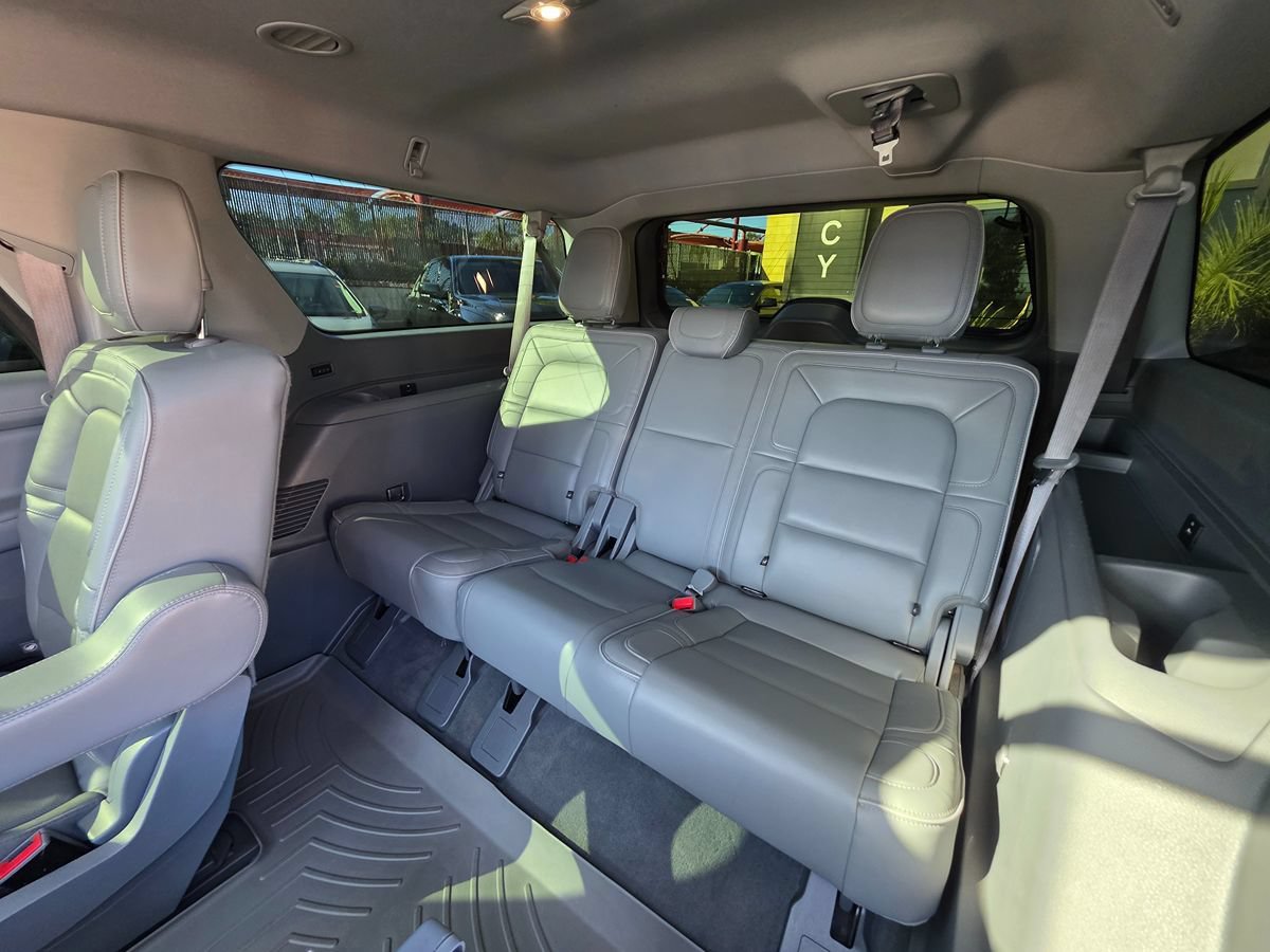 Used 2018 Lincoln Navigator L Select w/ Technology Package RWD image 25