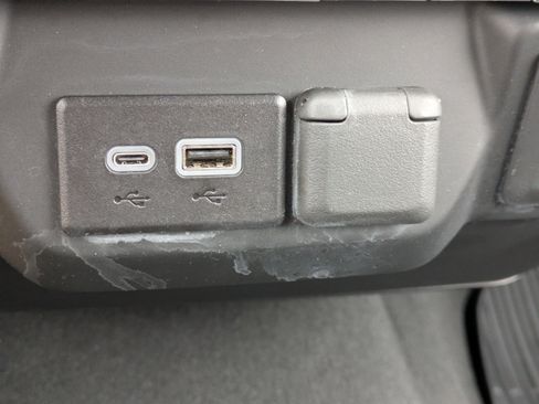 Used 2024 Chevrolet Silverado 2500 Custom image 22