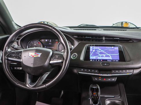 Used 2023 Cadillac XT4 Premium Luxury image 17