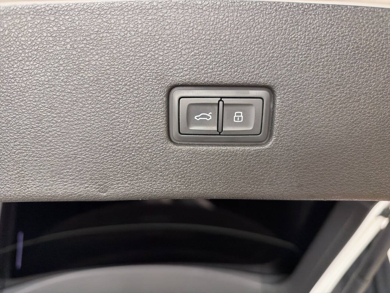 Used 2020 Audi Q8 Premium Plus w/ Premium Plus Package AWD/4WD image 24