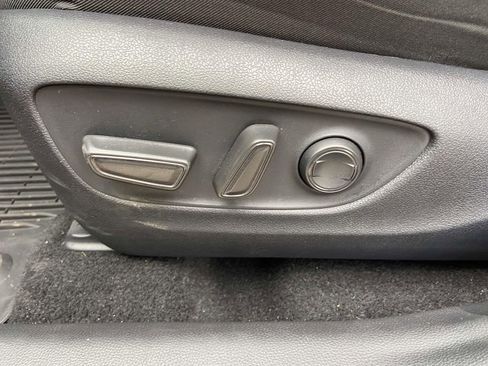 Used 2025 Toyota RAV4 XLE w/ Convenience Package image 16