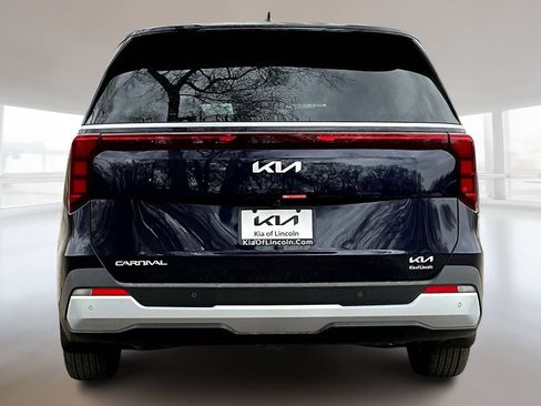 New 2026 Kia Carnival FWD image 4