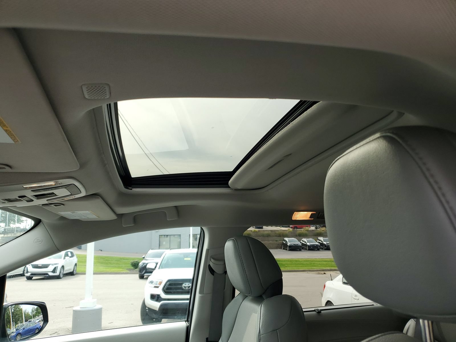 Certified 2024 Toyota Sienna XLE FWD image 17