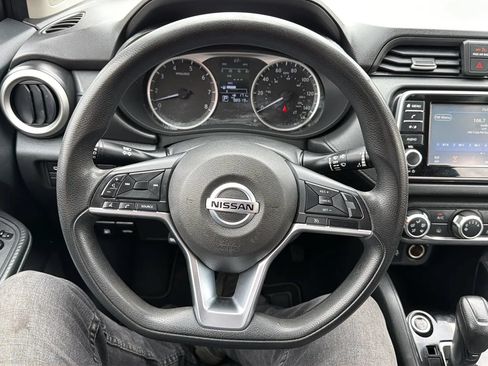 Used 2020 Nissan Versa S FWD image 10