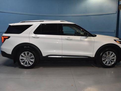 Used 2025 Ford Explorer Platinum w/ LUX Leather Package image 24