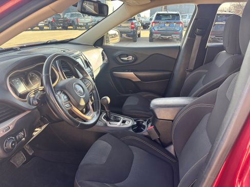 Used 2017 Jeep Cherokee Latitude image 10