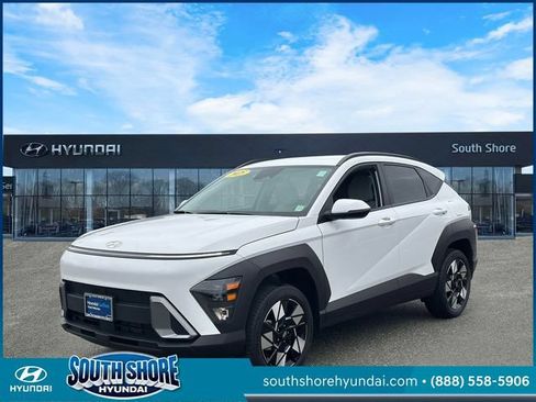 Certified 2025 Hyundai Kona SEL AWD/4WD image 4