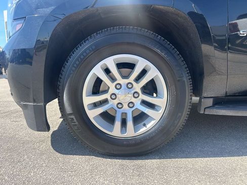 Used 2020 Chevrolet Suburban LT image 37