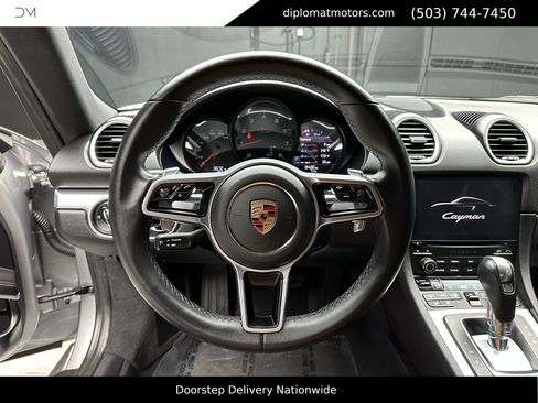 Used 2024 Porsche 718 Cayman w/ Premium Package image 21
