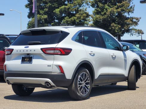 New 2025 Ford Escape SE image 4