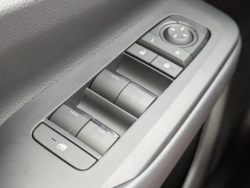 New 2025 Toyota Prius Plug-In Hybrid FWD image 13