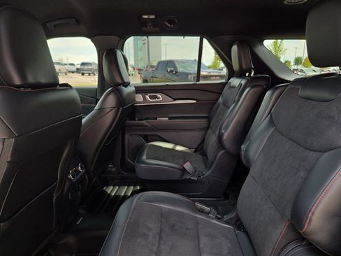 Used 2025 Ford Explorer ST RWD image 10