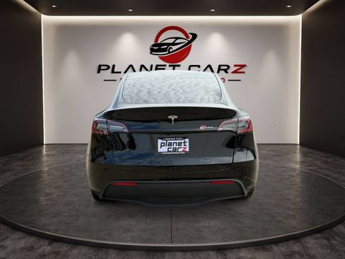 Used 2025 Tesla Model Y Long Range RWD image 4