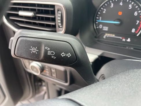 Used 2021 Ford Explorer XLT w/ Equipment Group 202A AWD/4WD image 28