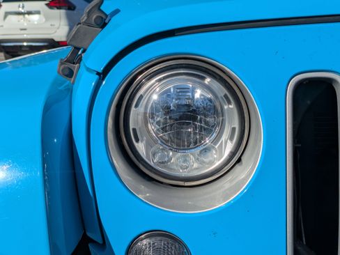 Used 2017 Jeep Wrangler Sahara w/ Connectivity Group image 10