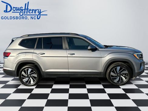 Used 2024 Volkswagen Atlas SE image 6